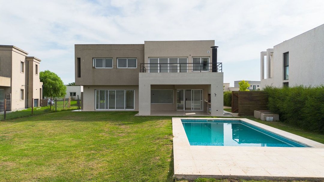 CASA 5 AMBIENTES VENTA EL CANTON NORTE LAGUNA