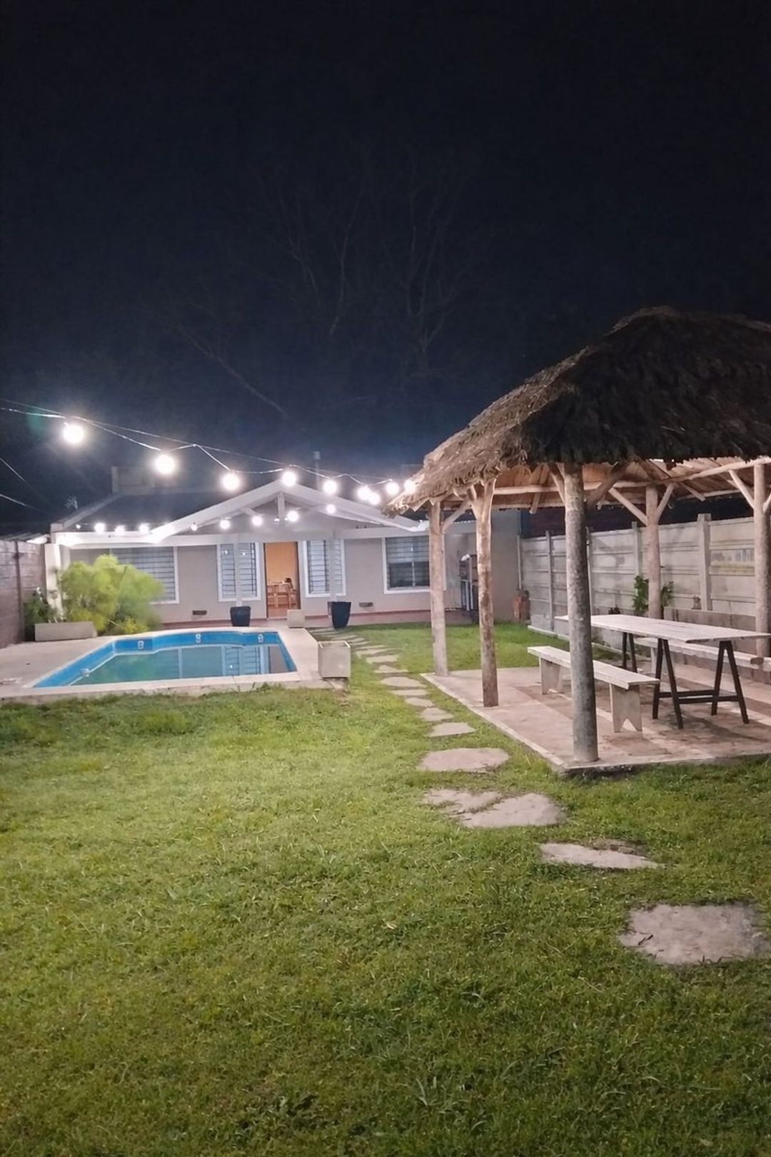 Venta Casa con parque y pileta