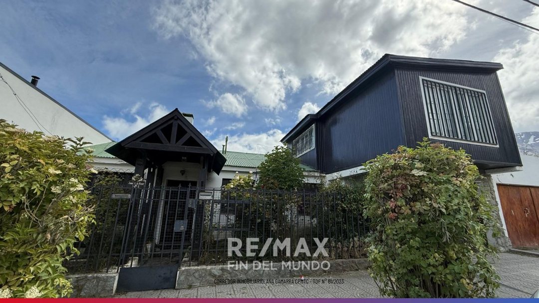 CASA EN VENTA / APTA CREDITO / 9 AMBIENTES