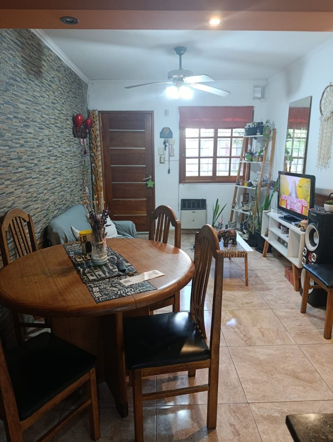 CASA EN VENTA DOS DORMITORIOS - PATIO LAS DELICIAS