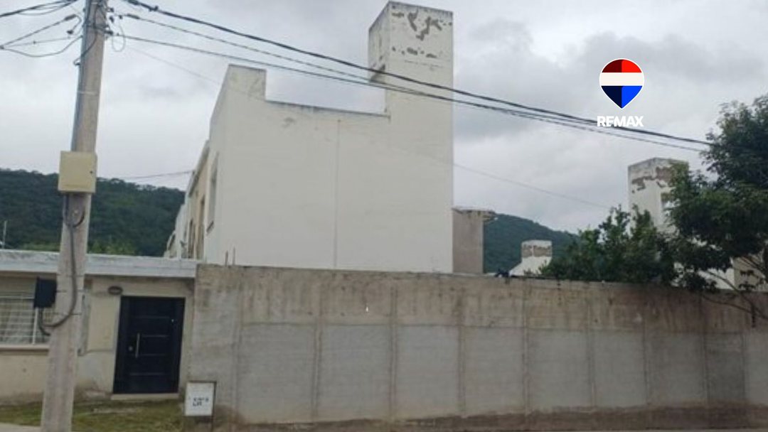 CASA VENTA BARRIO CHACHAPOYAS ZONA NORTE 2 DORM