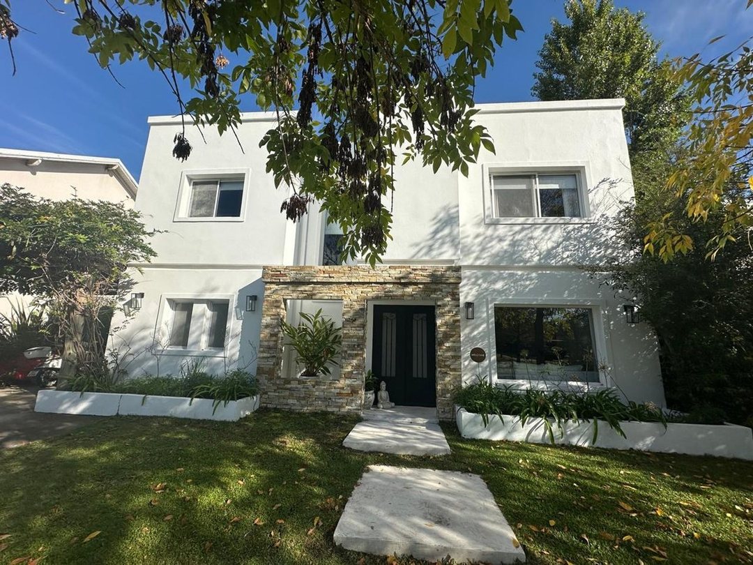 CASA EN  VENTA EN SAN ISIDRO LABRADOR APTO CREDITO