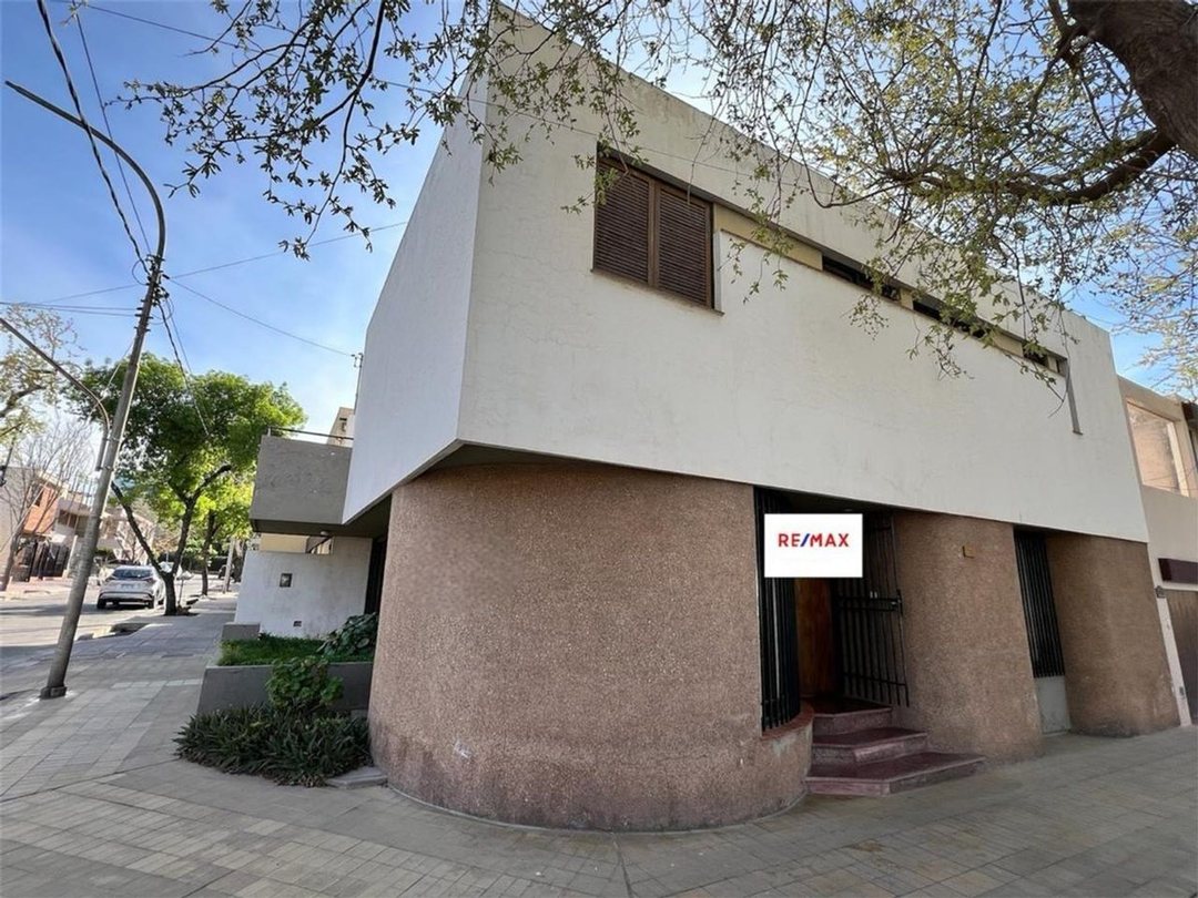 Casa en Venta 4 dormitorios, Sexta Sección