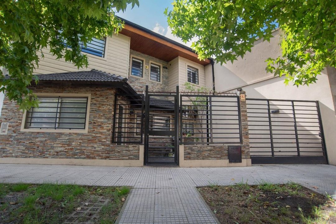 VENTA CASA 5AMB S.LUGARES PATIO-PARRI-COCHER-PROOM