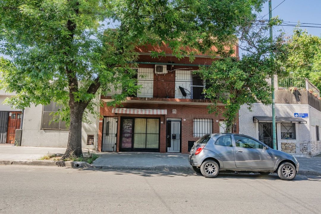 PH + Dpto + Garage - P. Avellaneda - Venta/Permuta