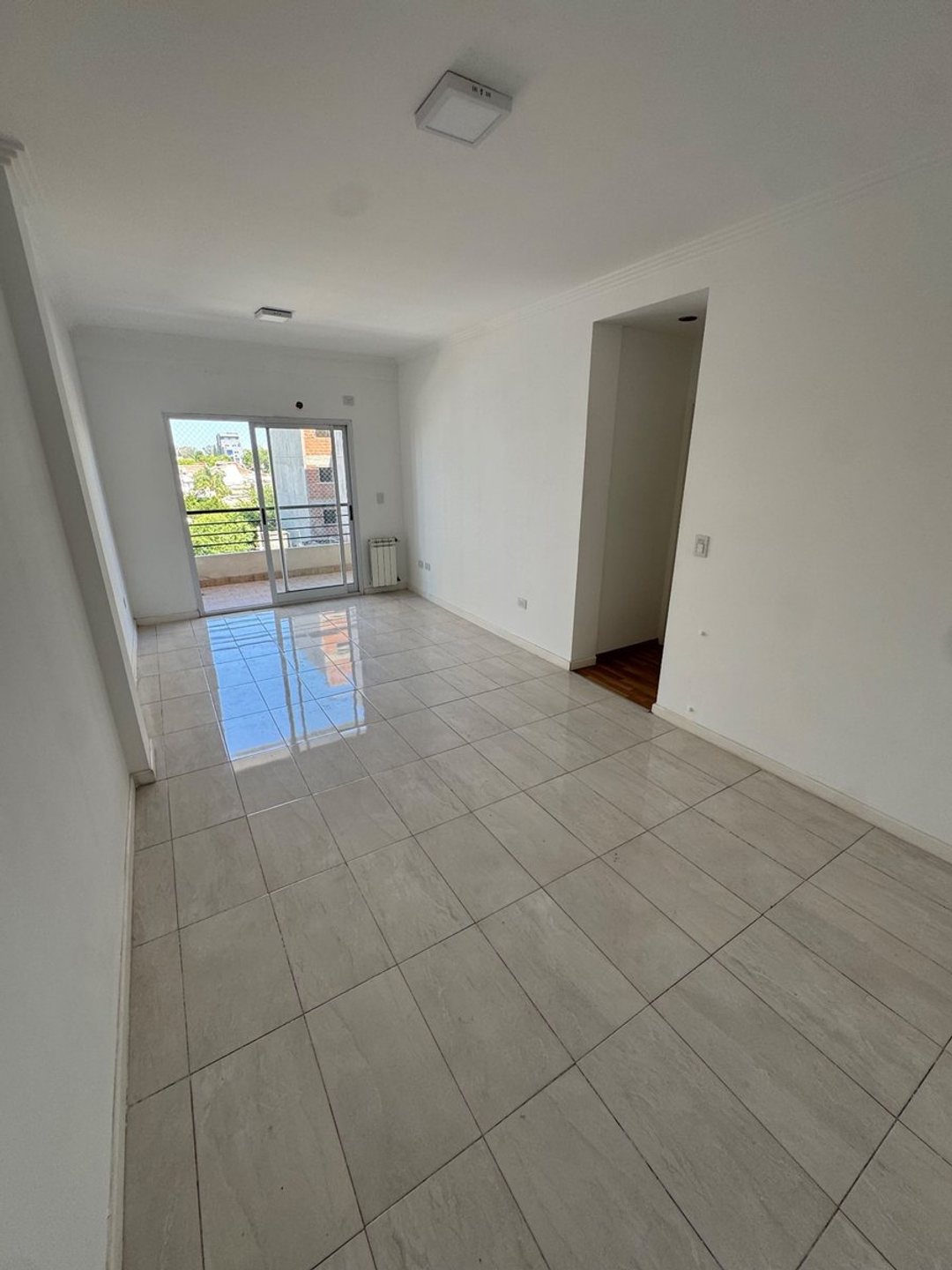 VENTA DEPARTAMENTO 3 AMBIENTES C/ COCHERA LANUS