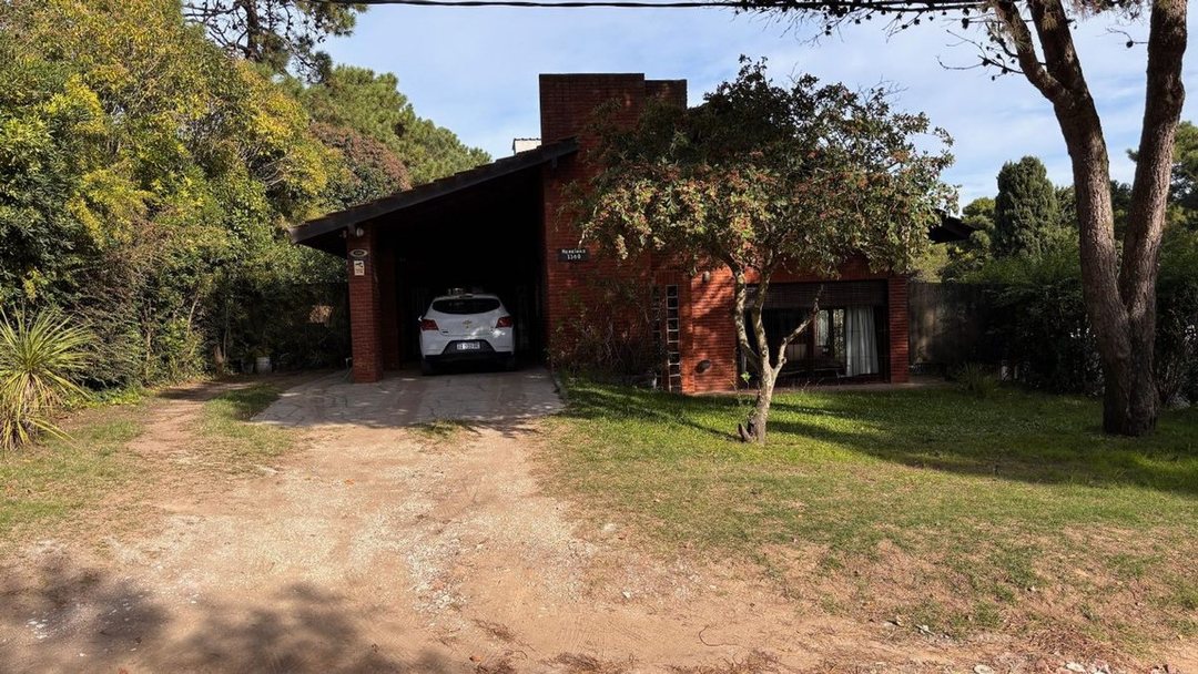 Venta casa Pinamar 4 ambientes barrio Tridente