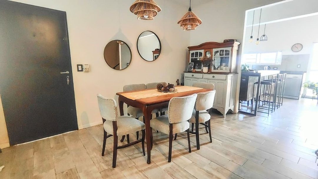 VENTA CASA DE 5 AMBIENTES – LOMAS DE ZAMORA