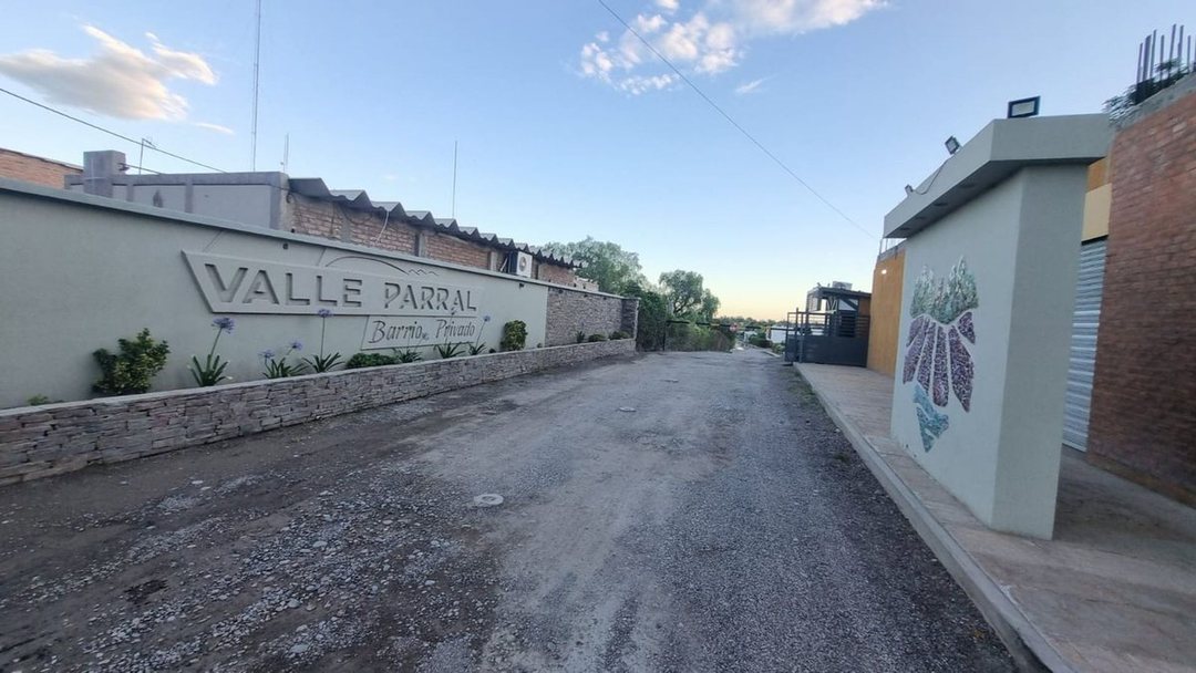 Lote de 702m2. B° Privado Valle Parral. Marquesado