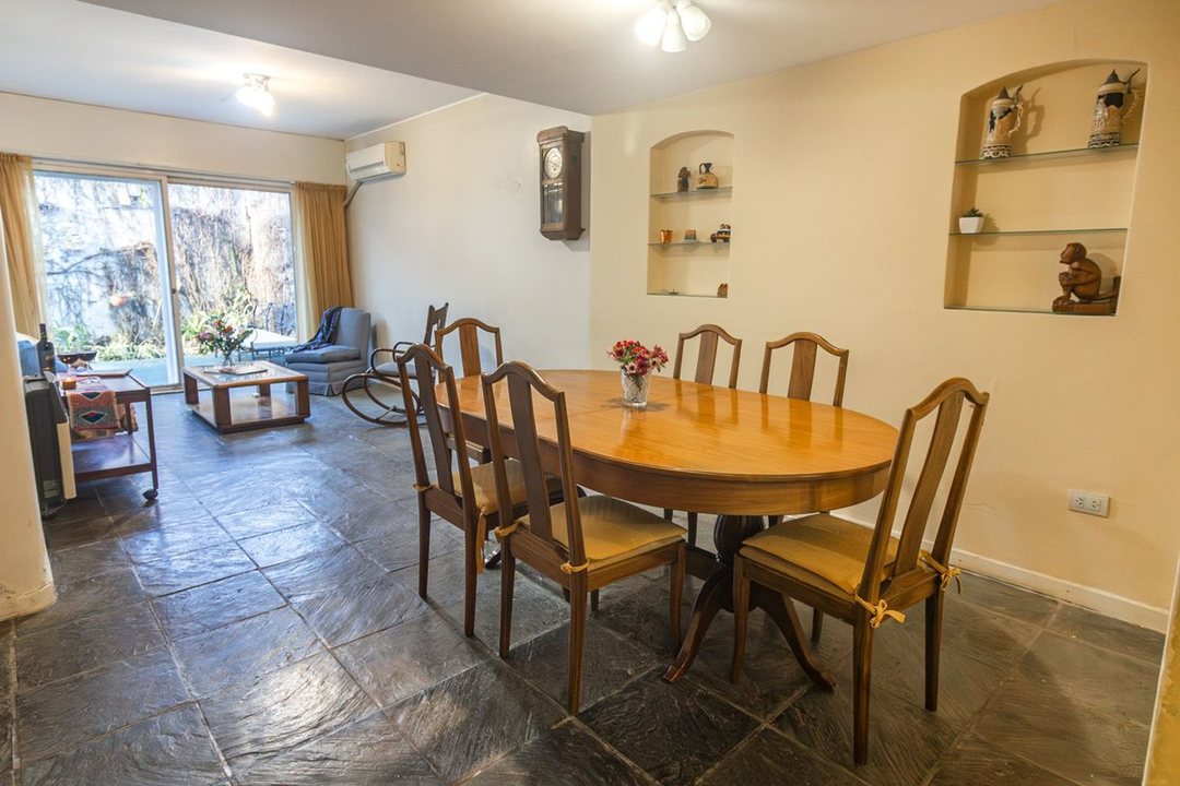 VENTA DPTO EN PB 4 AMB EN ACASSUSO- 2 PATIOS+ COCH