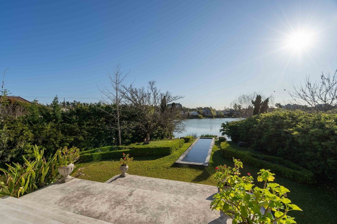 VENTA CASA A LA LAGUNA C/PILETA Y MUELLE TIGRE