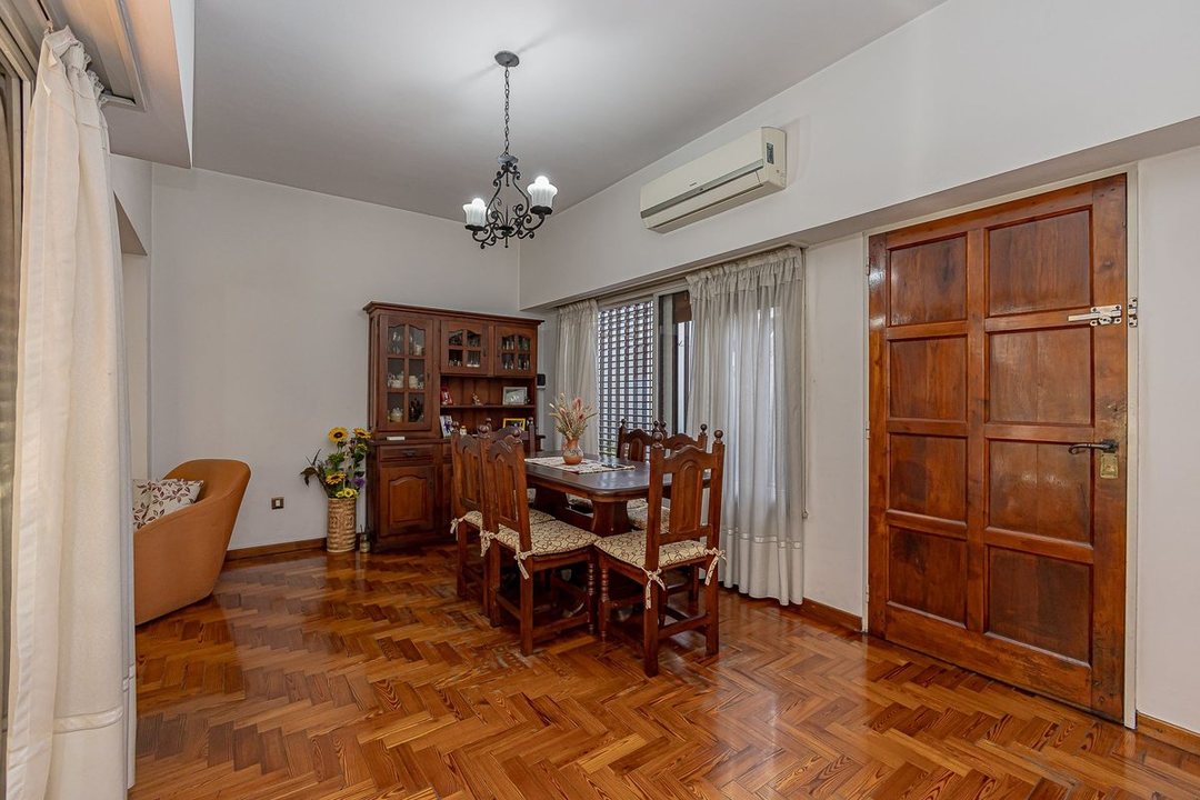 IMPECABLE Y AMPLIO PH EN VILLA SARMIENTO