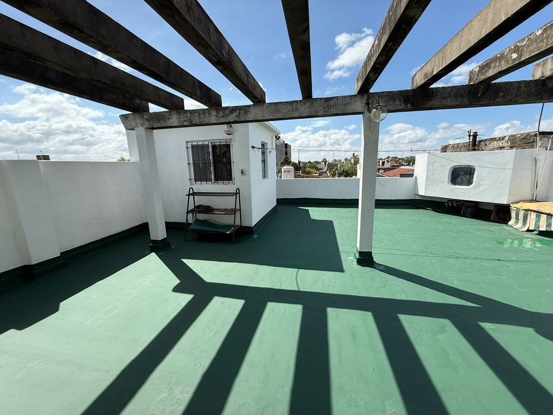 PH 3 AMB. TIPO CASA, CON ENTRADA INDEP CON TERRAZA