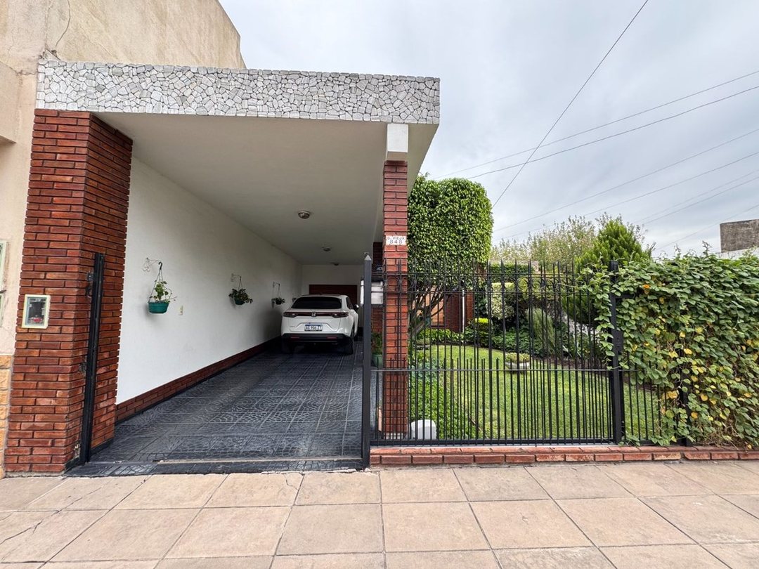 VENTA CASA 3 AMBIENTES JARDIN QUINCHO MERLO