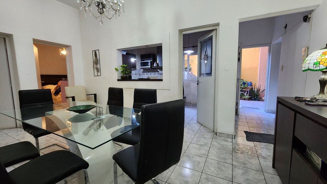 Venta Depto PB Céntrico 2 Dorm. Cocheras y Patio