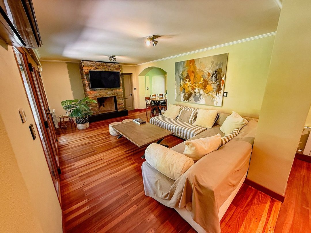 Casa 6 dormitorios en venta Lujan de Cuyo jardin