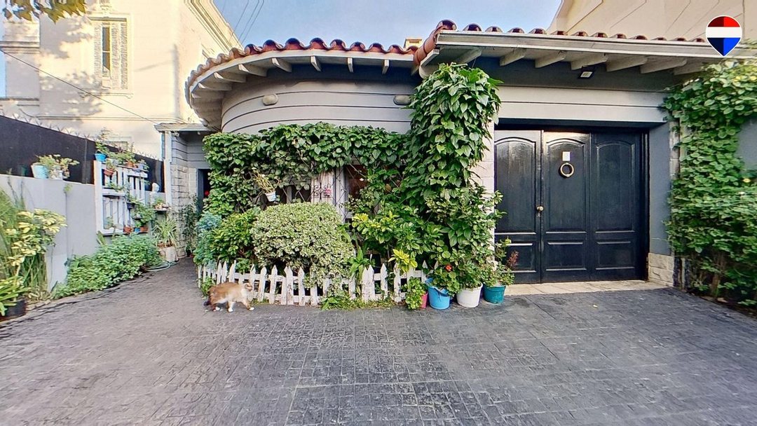 CASA 3 AMBIENTES, VENTA EN QUILMES CON PARQUE