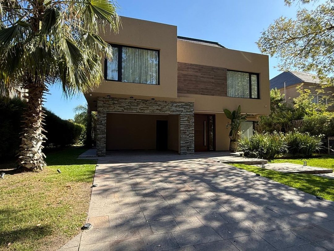 CASA 6 AMBIENTES EN ALQUILER SAINT THOMAS OESTE