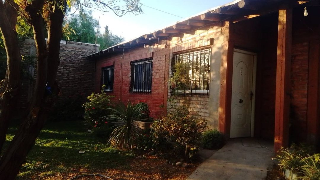 Venta dos casas en gran terreno en Los Corralitos.