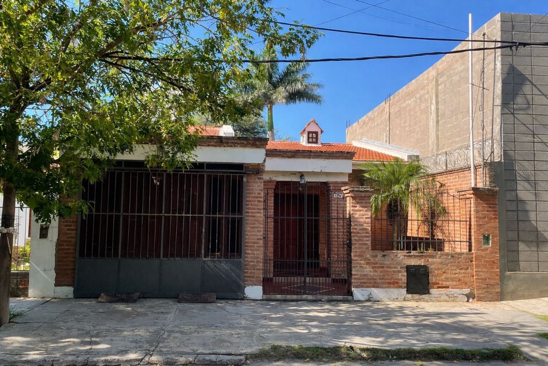 CASA EN VENTA - BARRIO PRIMERA JUNTA - 2 DORM.