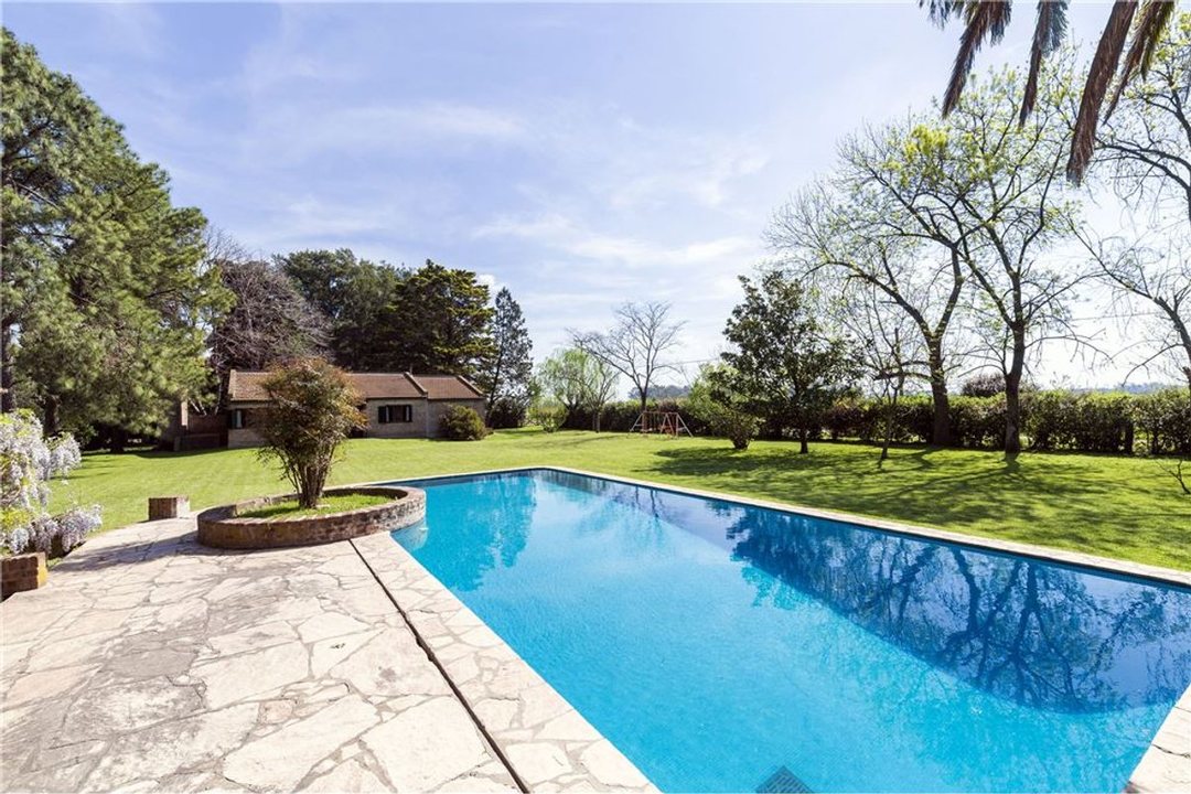 Quinta 6 ambientes venta Pilar