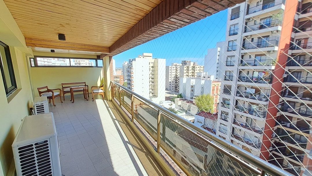 DEPTO DE 4 AMB CON DOS COCHERAS - AVELL CENTRO