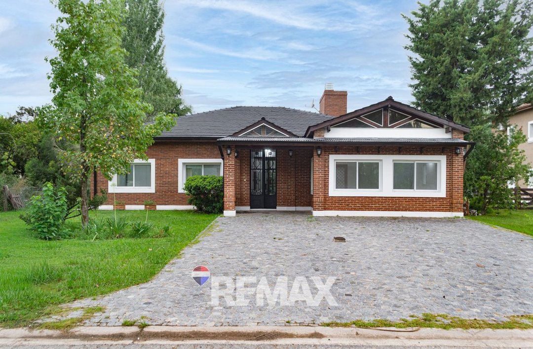 CASA EN VENTA SAN ELISEO GOLF 5 AMBIENTES