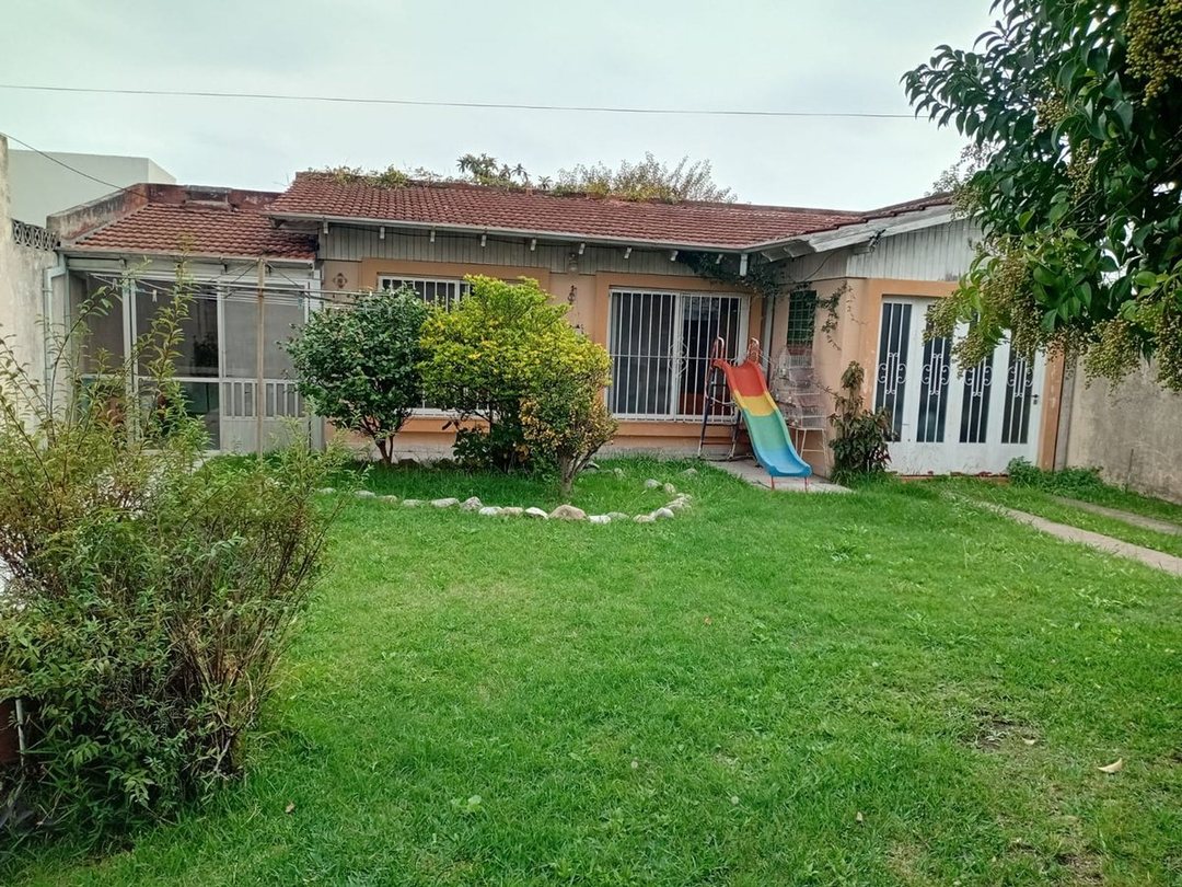 VENTA DE CASA 3 AMBIENTES BANDFIELD