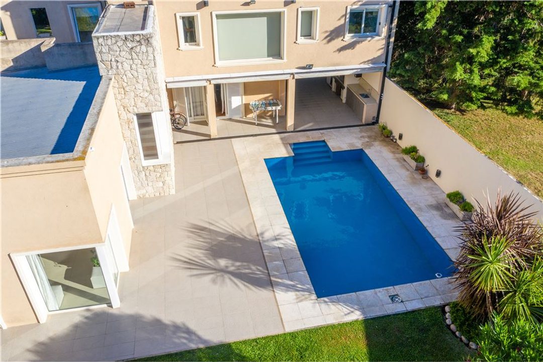 Casas en Venta Villa Elisa 4 Dormitorios Pileta
