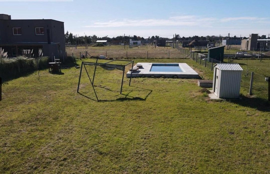 Venta Terreno con Pileta Barrio Las Calandrias