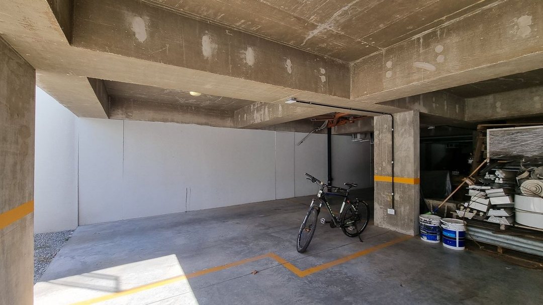 VENTA COCHERA SEMICUBIERTA VILLA PUEYRREDON PB