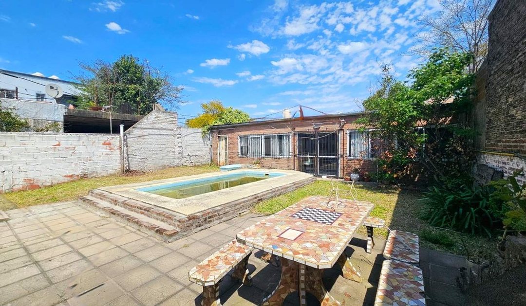 VENTA CASA 2 DORMITORIOS  CON PISCINA APTO CREDITO