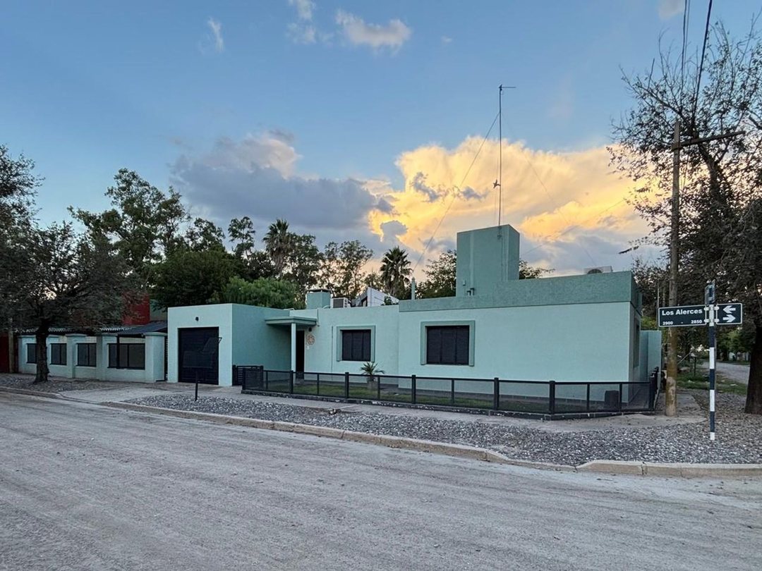VENTA CASA 3 DORMITORIOS BARRIO EL PRADO