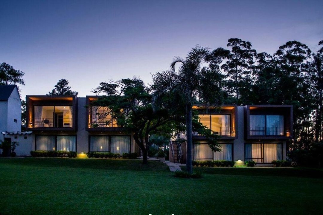 VENTA DE HOTEL EN ESQUINA