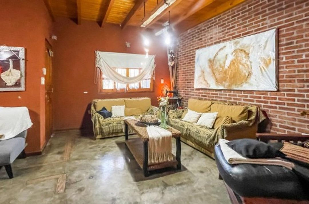 CASA EN VENTA GONNET