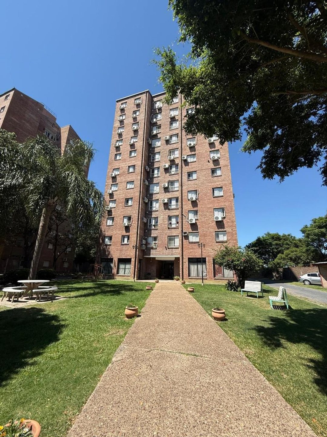 VENTA DEPARTAMENTO 3 DORMITORIOS CON COCHERA.