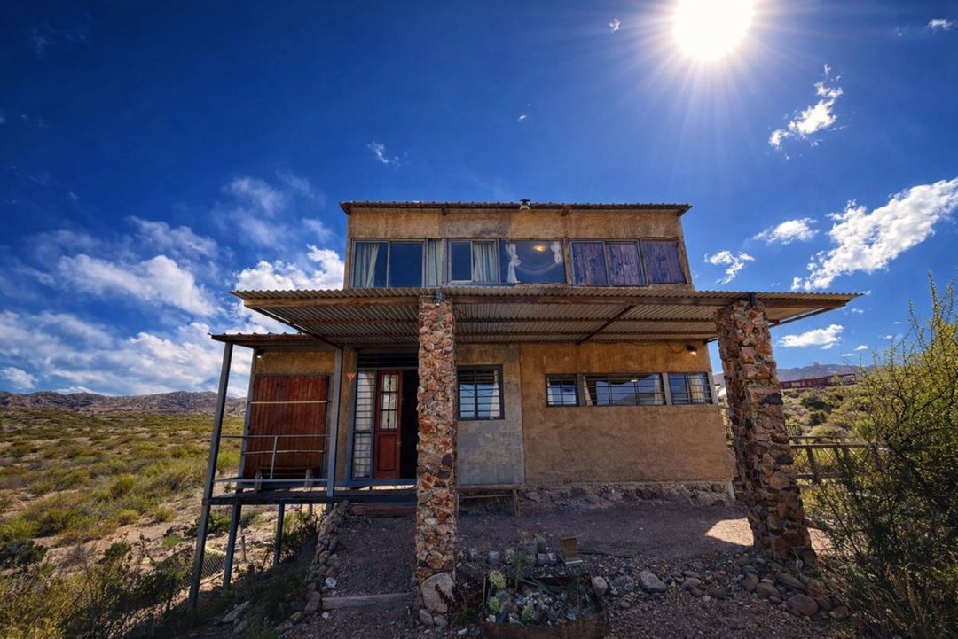 CASA EN VENTA FRENTE AL LAGO POTRERILLOS