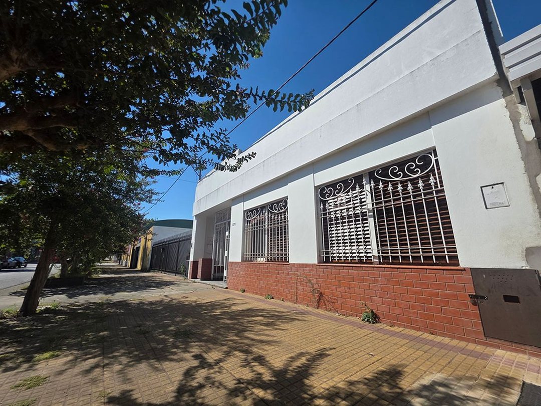 CASA EN VENTA LOS HORNOS 4 DORMITORIOS