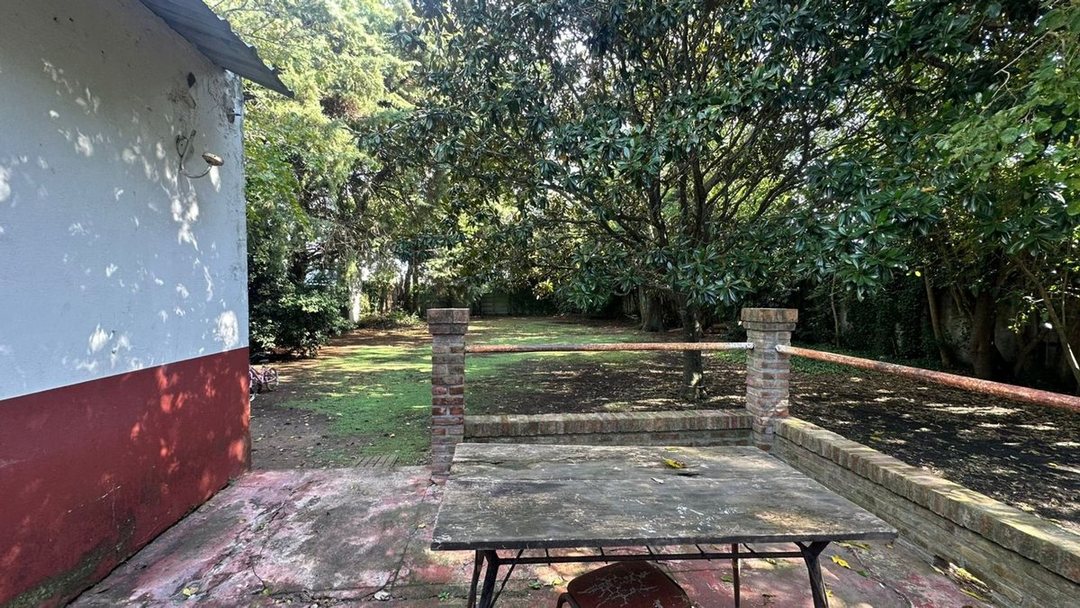 CASA VENTA GONNET 3 DORMITORIOS PATIO REFACCIONAR