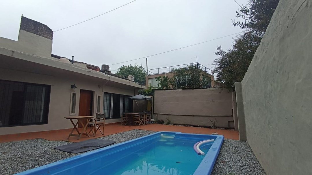 CASA/PH 2 AMB VENTA MUNRO  JARDIN PILETA COCHERA