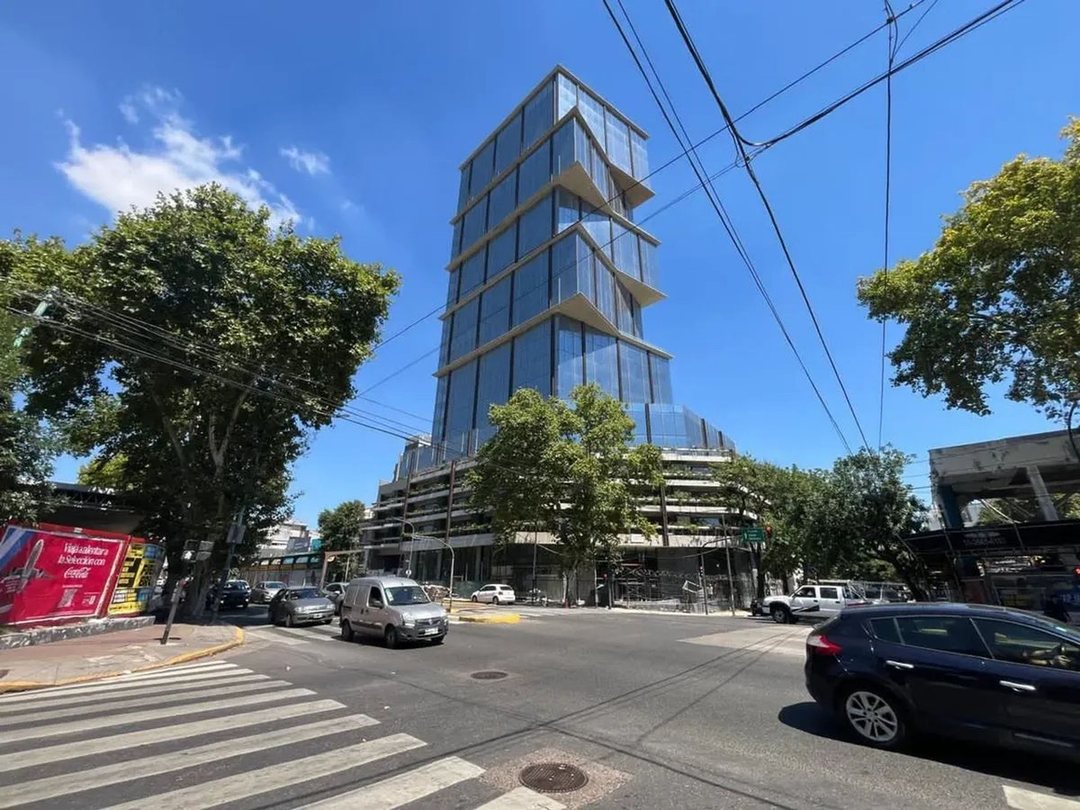 VENTA OFICINA -QIUB PALERMO HOLLYWOOD - 2 COCHERAS