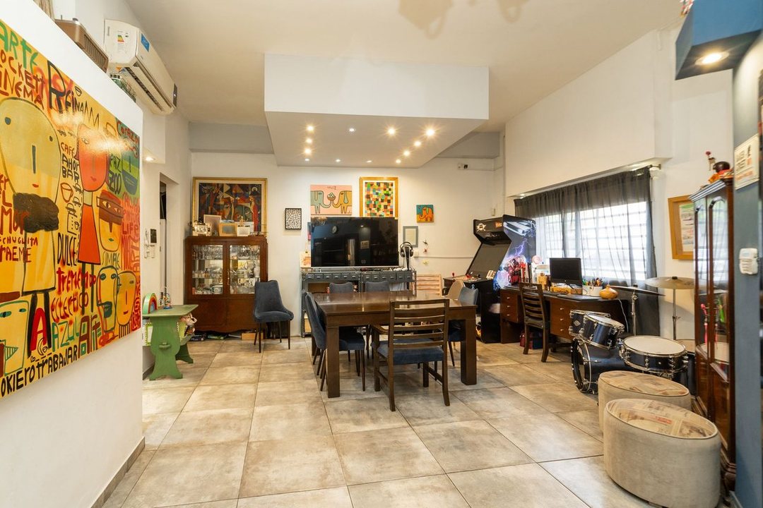 VENTA CASA DEVOTO 5 AMBIENTES REFACCIONADA