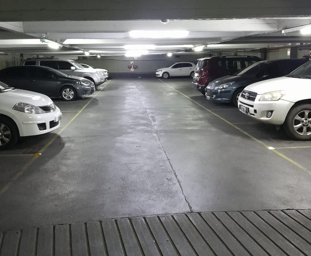 Cochera cubierta  en Barrio Norte