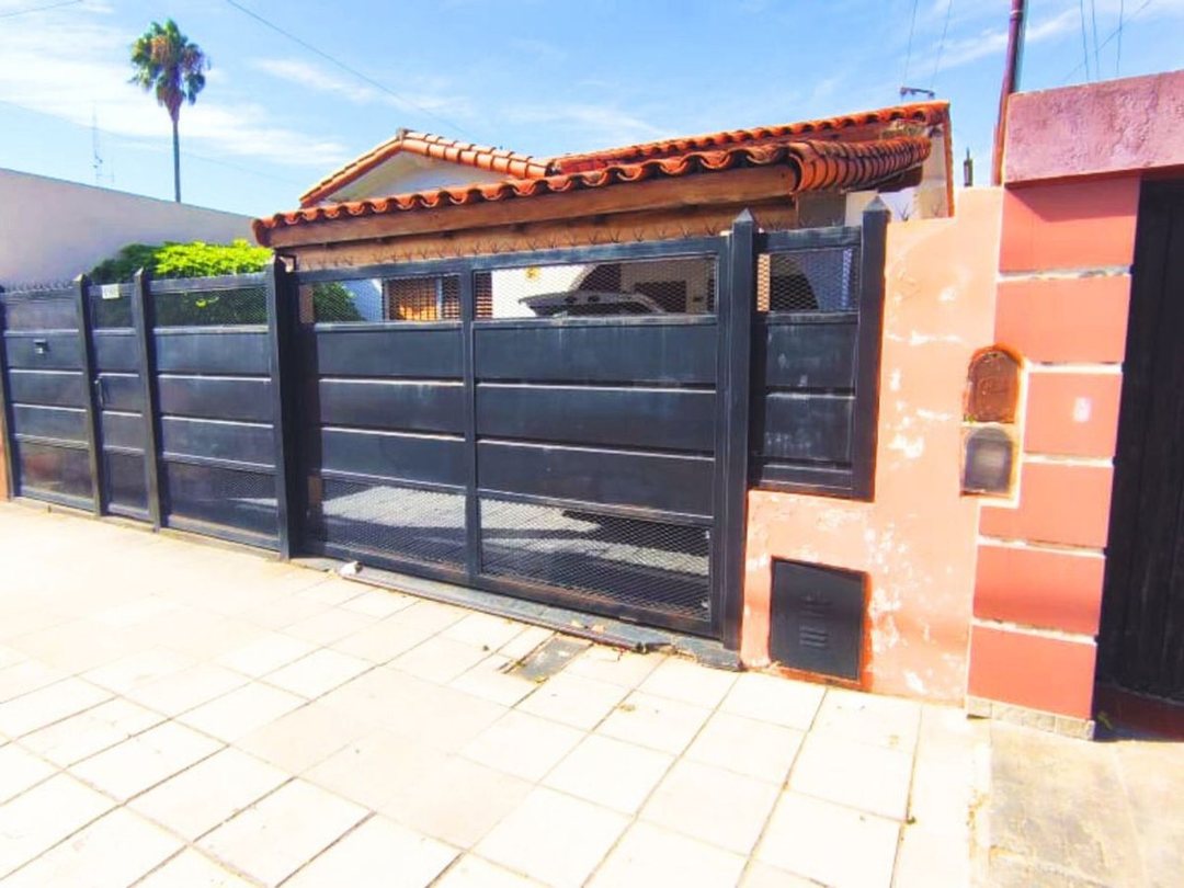 VENTA CASA 4 AMBIENTES VILLA DOMINICO