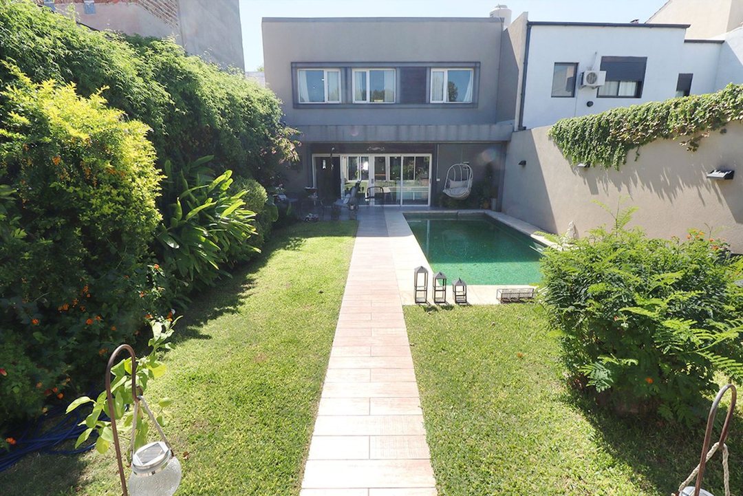 Venta Casa 6 ambientes Villa Luro c/pileta