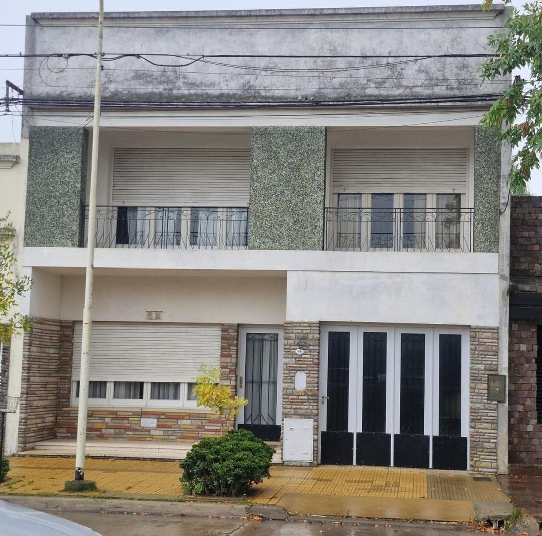 CASA EN VENTA EN 9 DE JULIO