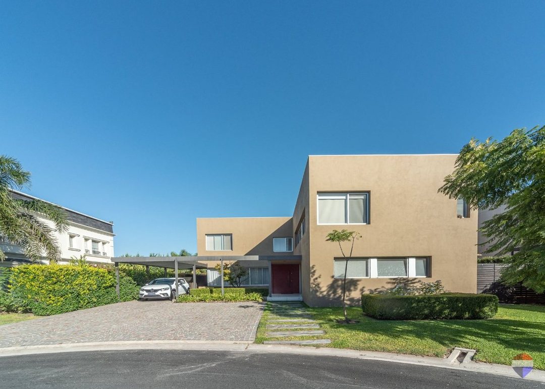 Venta Casa 5 ambientes Las Liebres
