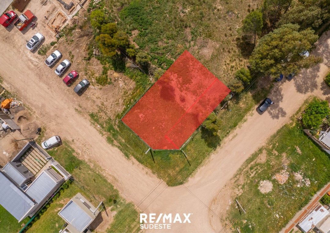LOTE ESQUINA.  14.5 mts X 24.5 mts PANAMA Y BONNAT