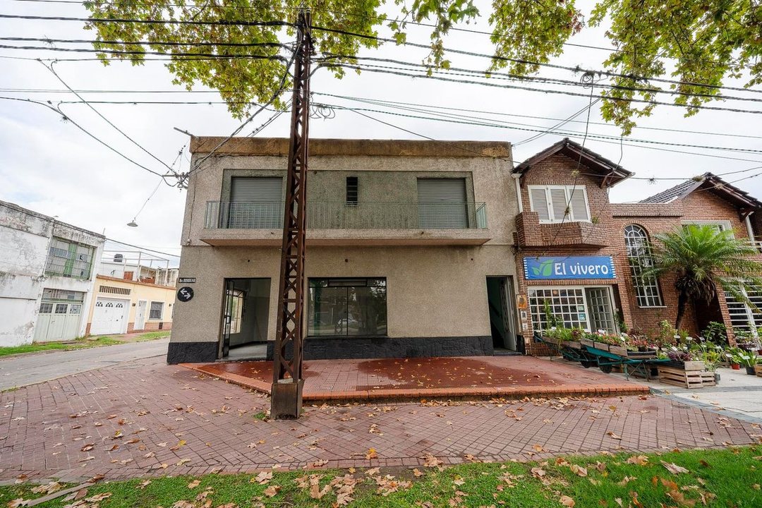 ESQUINA EN VENTA EN LA FLORIDA BV. RONDEAU AL 4200