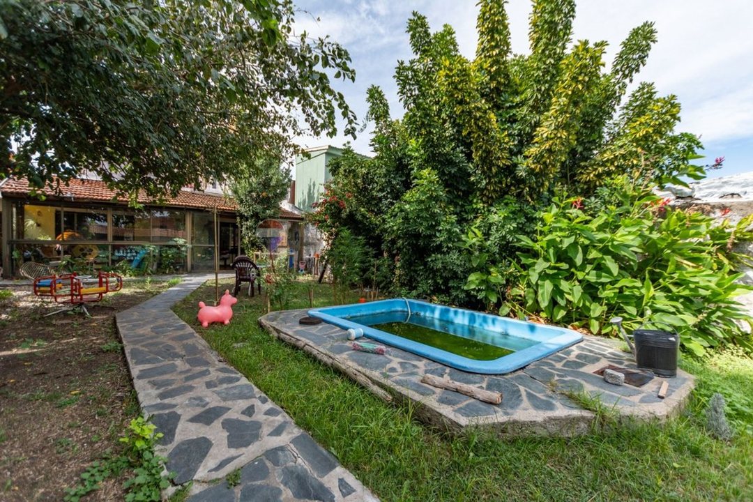 VENTA CASA 4 AMBIENTES CON PATIO PILETA Y GARAGE